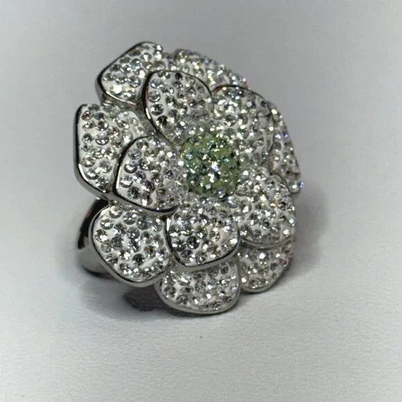 JCM Rhinestone & Stainless-Steel Flower Shaped Cocktail Ring Statement Piece Siz - Picture 3 of 7